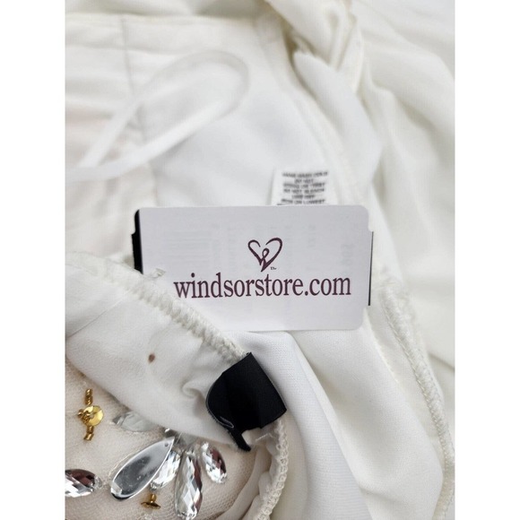 Windsor White Embellished Sequined Dress Halter Top Prom Size 1 Homecoming - Picture 8 of 9